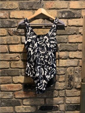 Hurley one piece black and white swim suit size small NWT